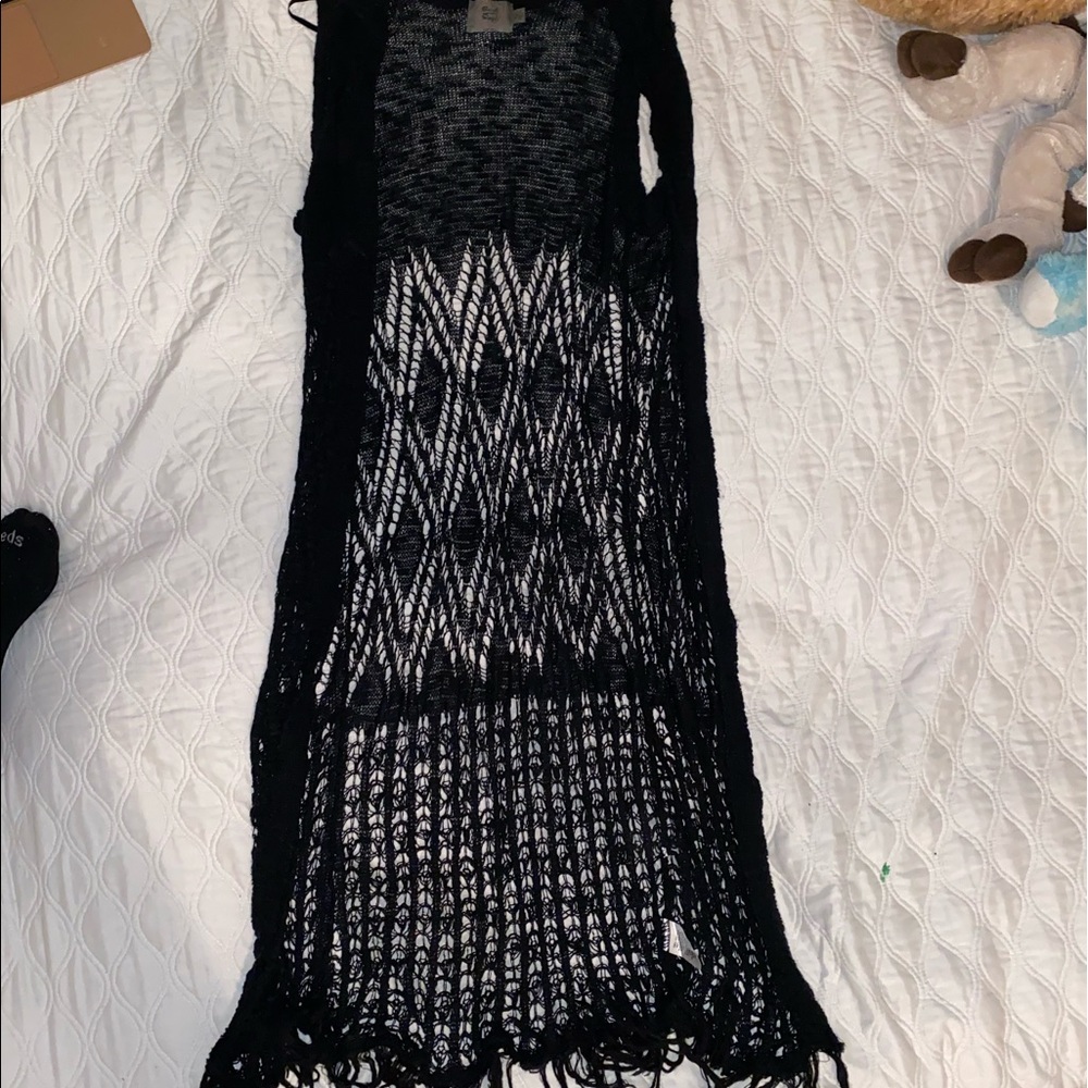 Cute black in it and pattern cardigan 🖤